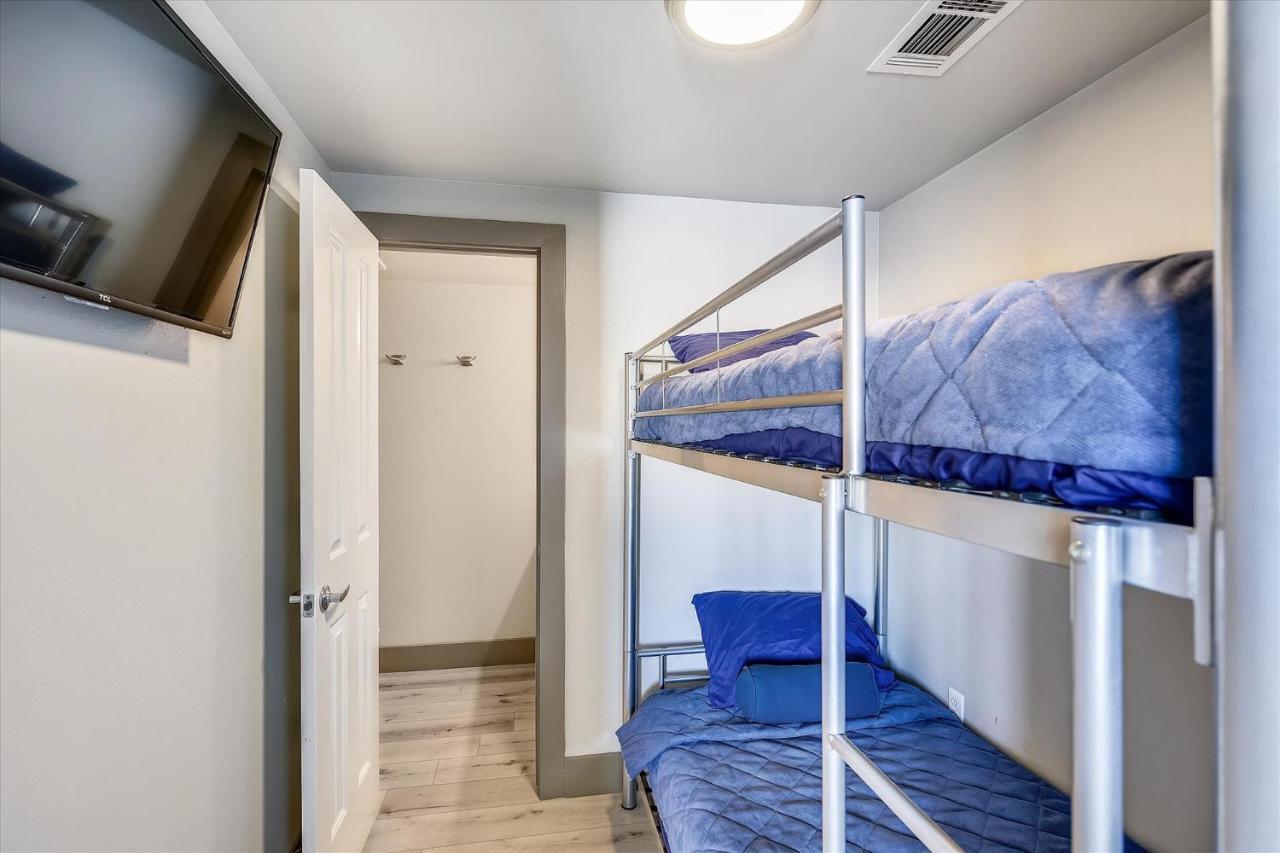 Apartment Shores Of Panama: Renovated 2-bedroom With Reserved Parking
