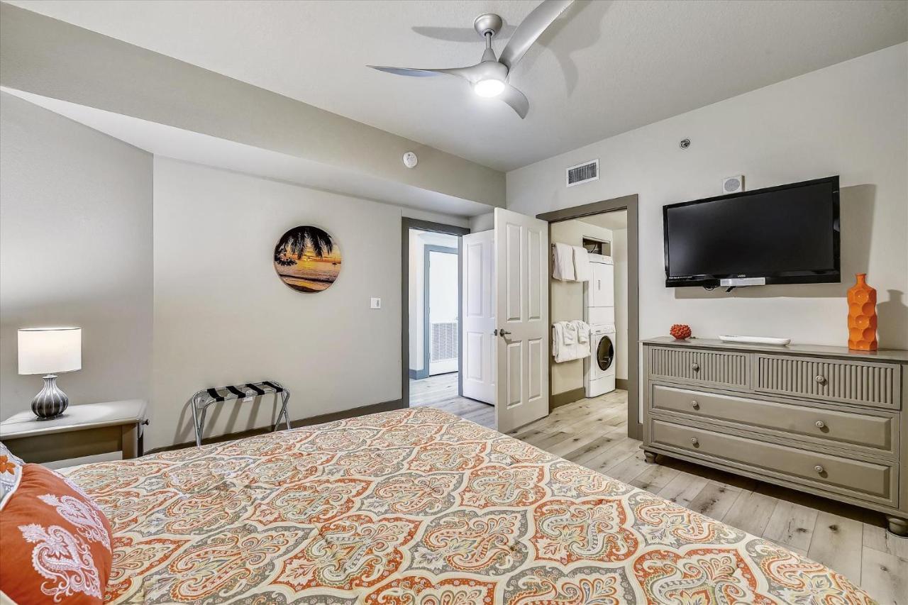 Shores Of Panama: Renovated 2-bedroom With Reserved Parking Apartment