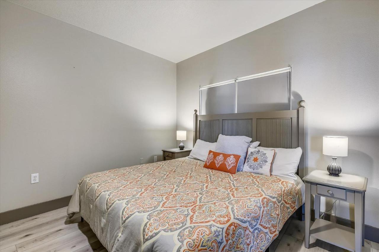 Shores Of Panama: Renovated 2-bedroom With Reserved Parking * Panama City Beach