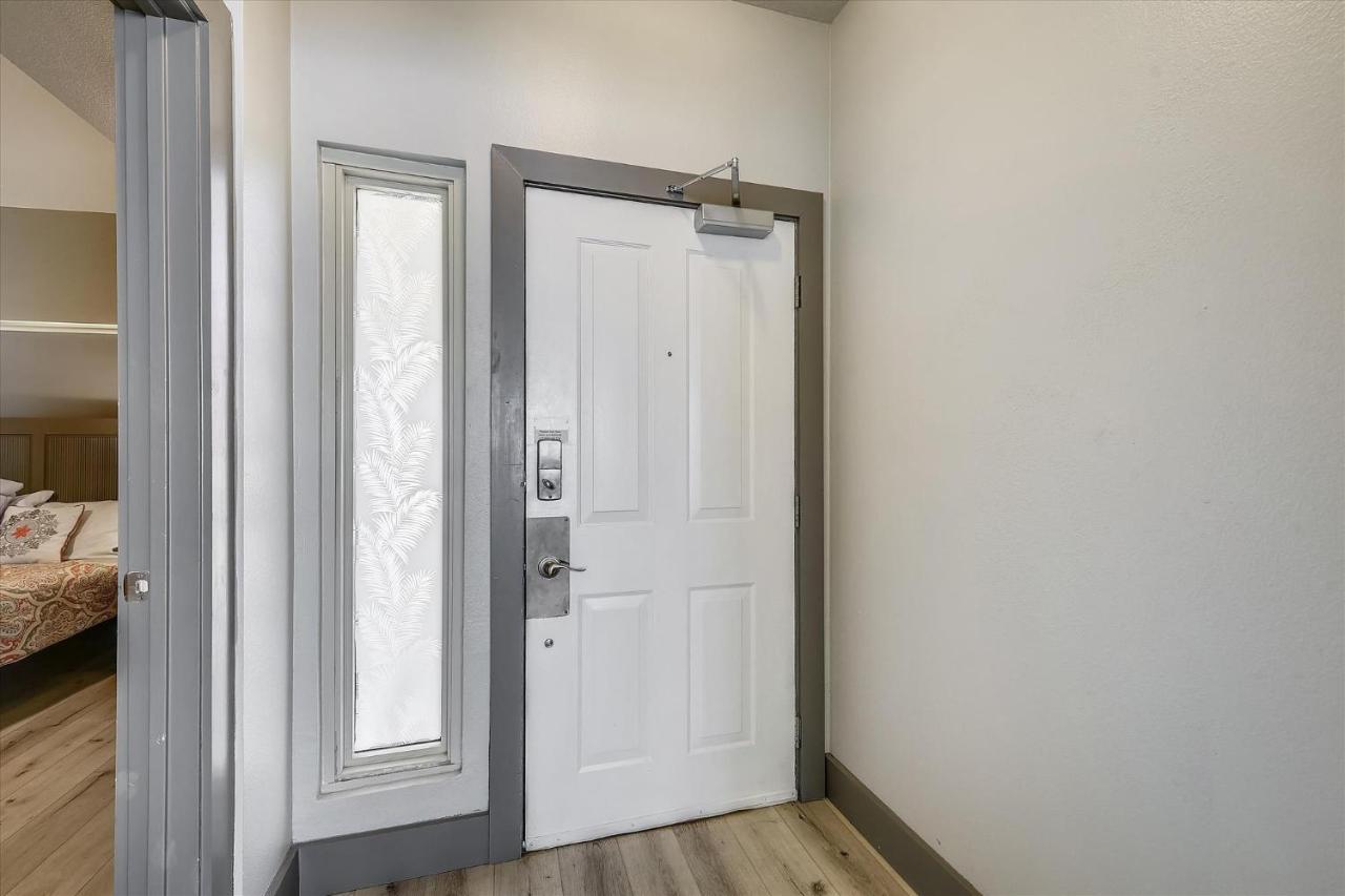 Apartment Shores Of Panama: Renovated 2-bedroom With Reserved Parking *