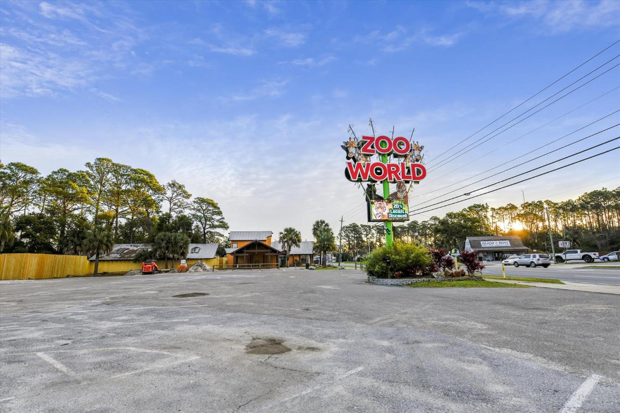 Shores Of Panama: Renovated 2-bedroom With Reserved Parking Apartment Panama City Beach